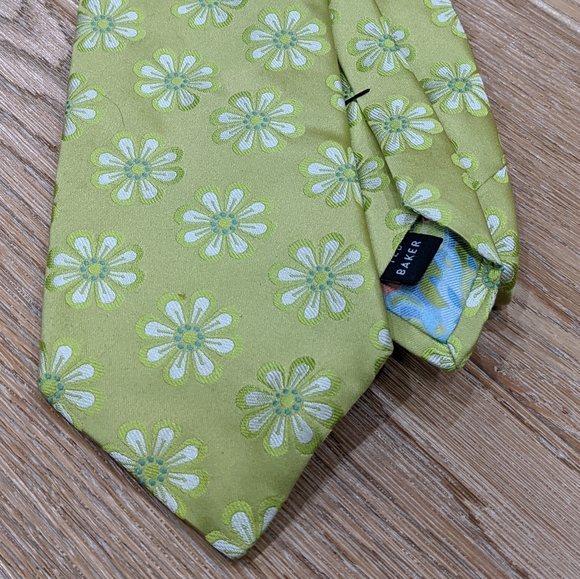 Ted Baker Floral Pattern 100% Silk Tie - Picture 4 of 4
